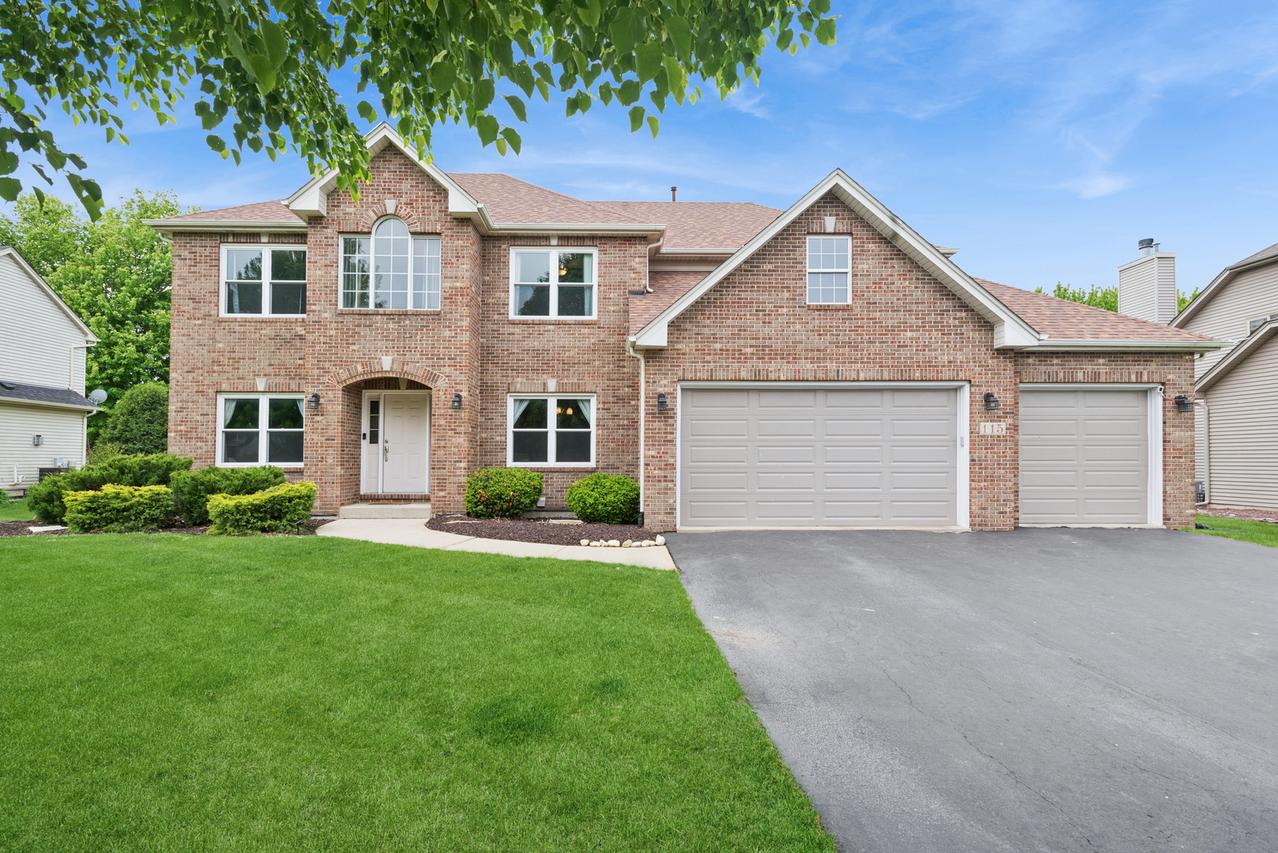 115 Pineridge Dr., Oswego, IL 60543
