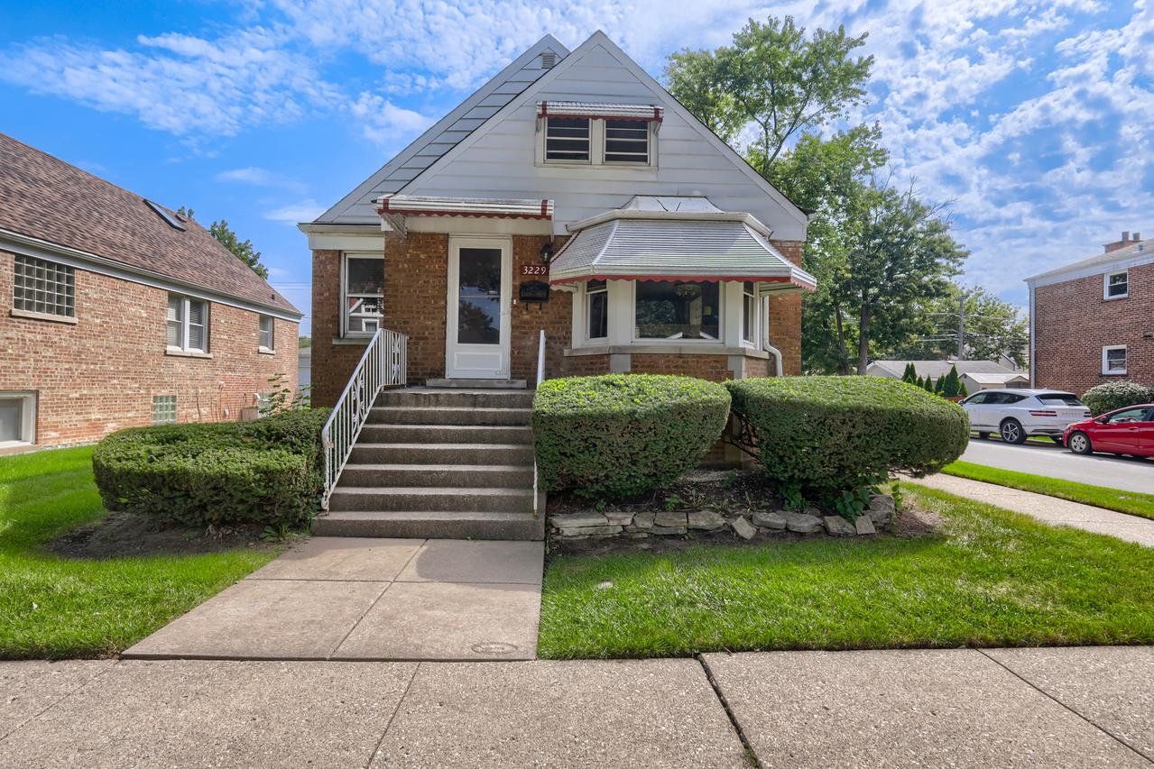 3229 Highland Ave., Berwyn, IL 60402