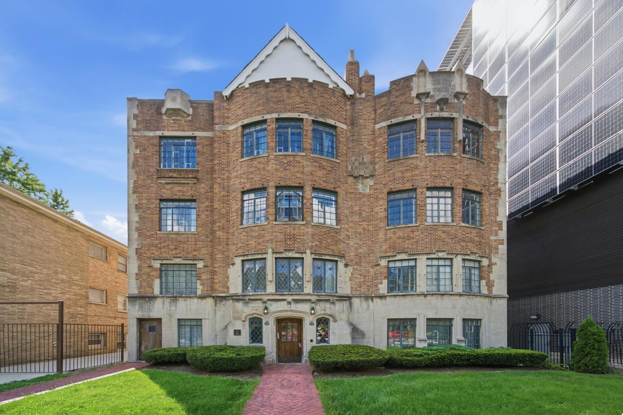 408 S Austin Blvd. #2N, Oak Park, IL 60304