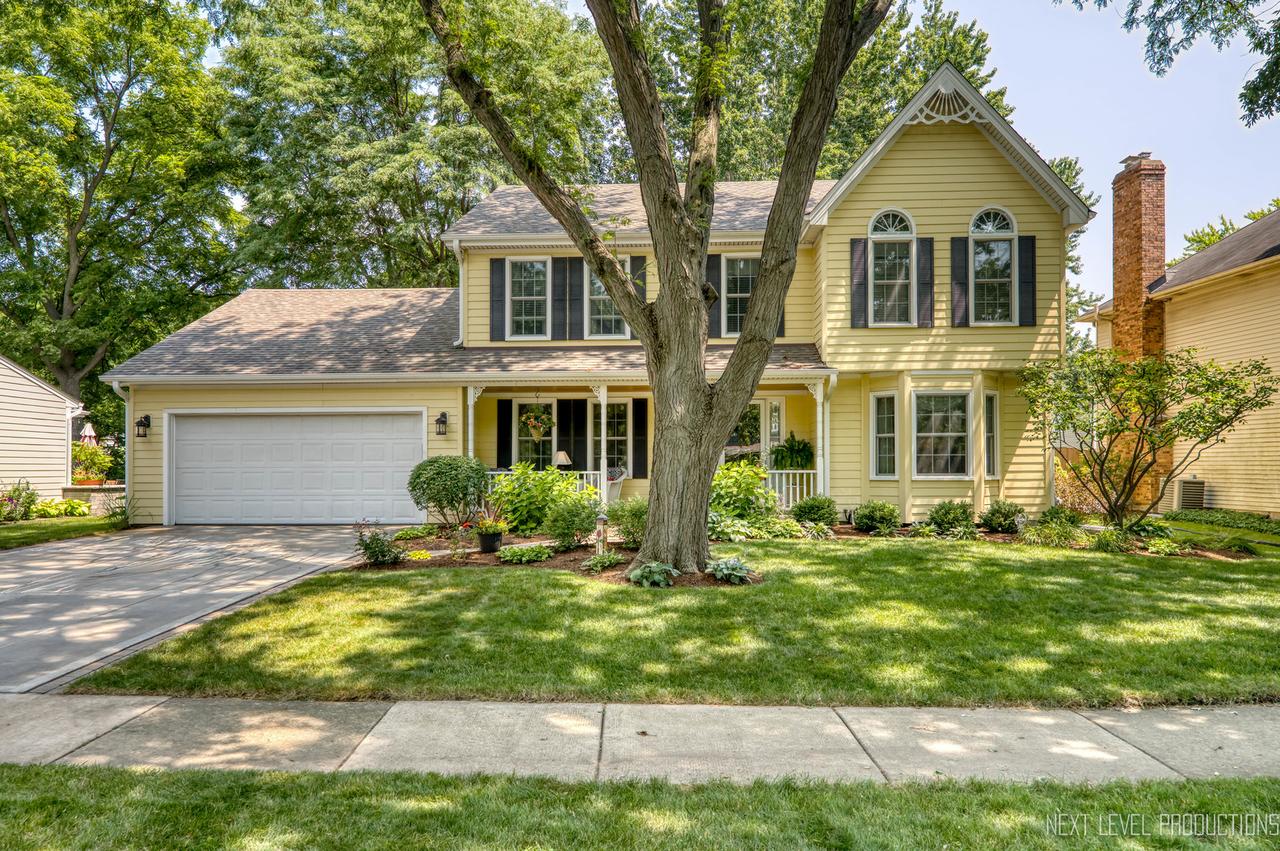 1200 Piccadilly Cir., Naperville, IL 60563