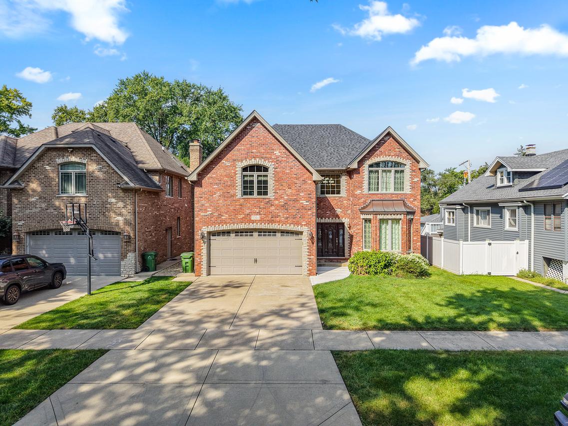 9304 Sproat St., Oak Lawn, IL 60453