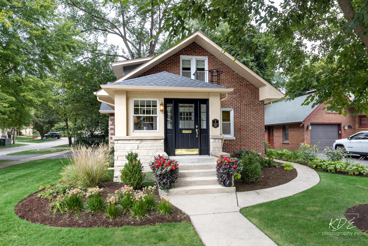 5 N Huffman St., Naperville, IL 60540