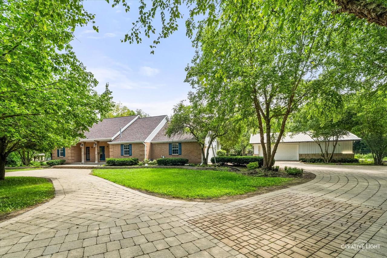 47W975 Lenschow Rd., Hampshire, IL 60140