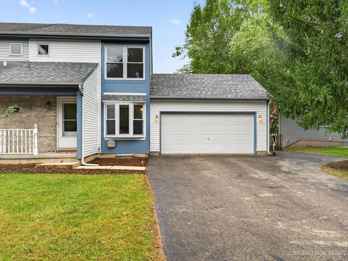 221 Julie Ln., Hampshire, IL 60140