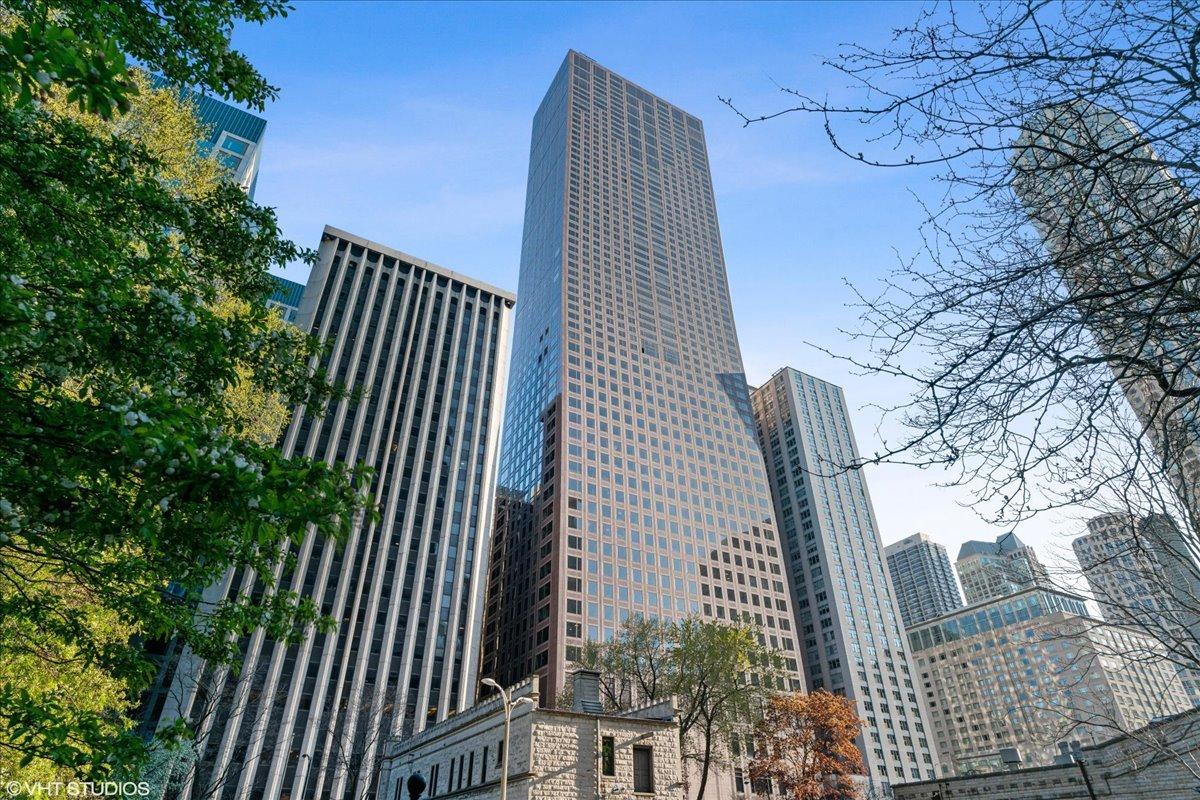 161 E Chicago Ave. #33C, Chicago, IL 60611