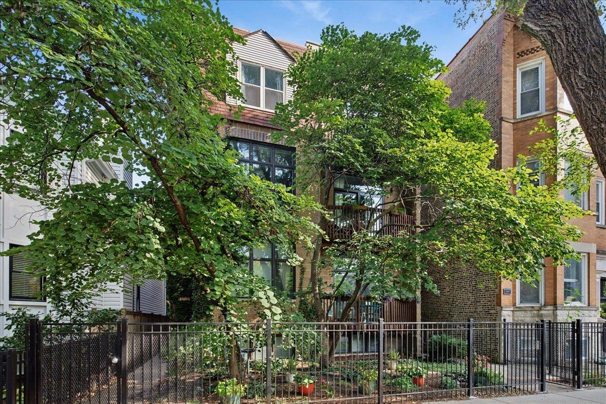 1464 W Grace St. #2F, Chicago, IL 60613