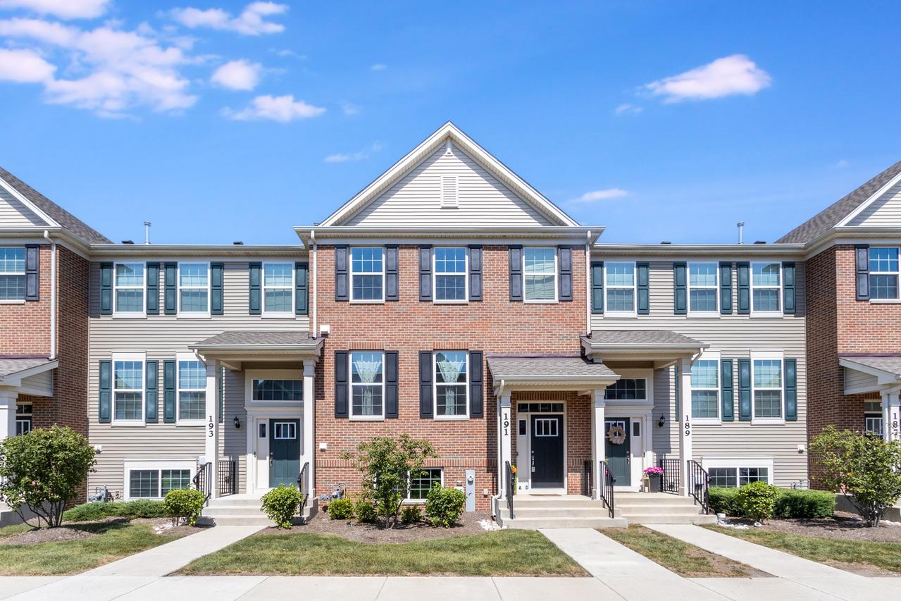 191 Lakeshore Dr., Oswego, IL 60543