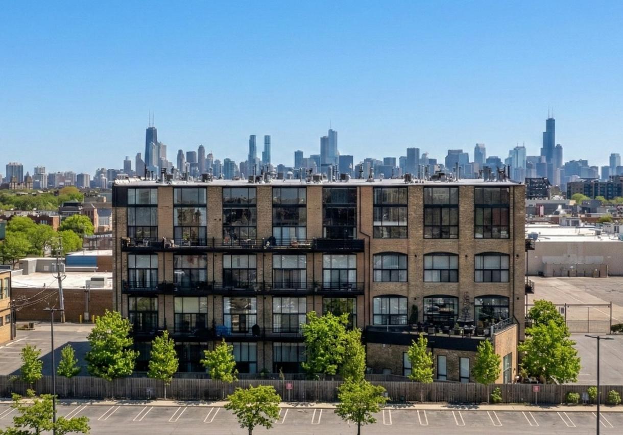 2614 N Clybourn Ave. #301, Chicago, IL 60614