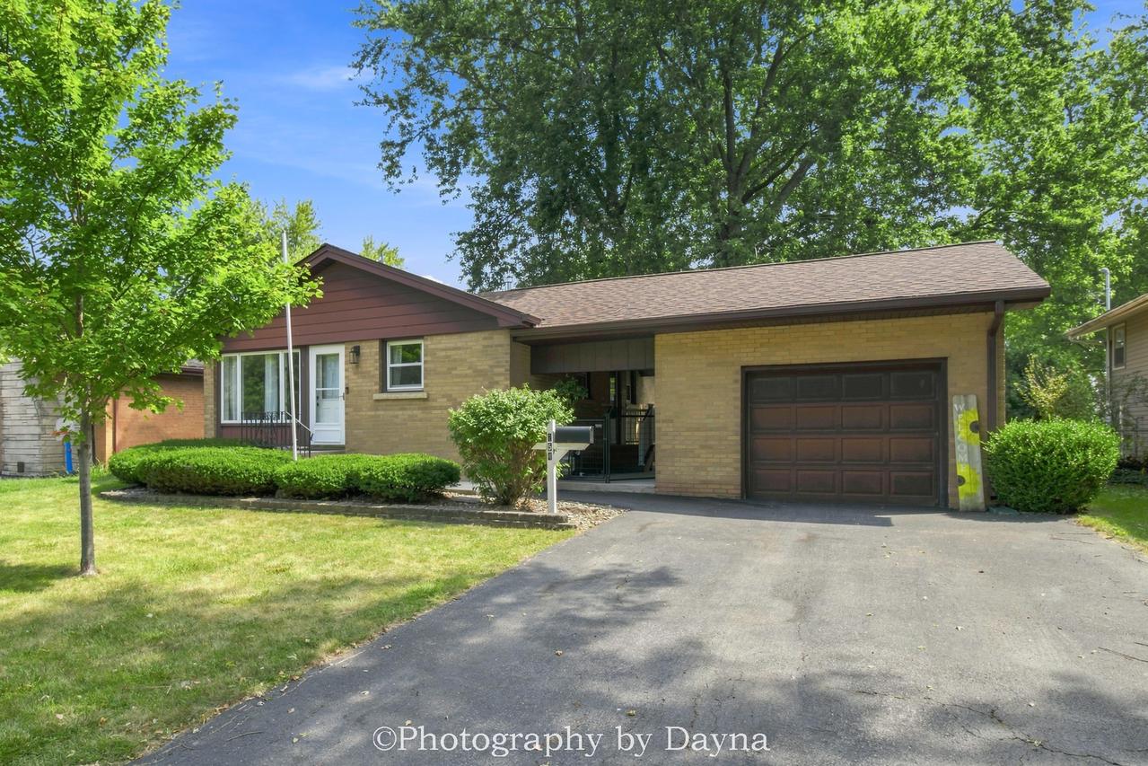 254 W Country Ct., Bourbonnais, IL 60914