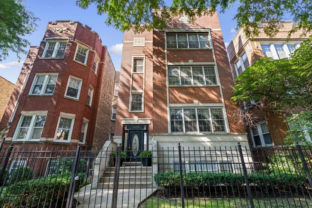 2032 W Farragut Ave. #2, Chicago, IL 60625