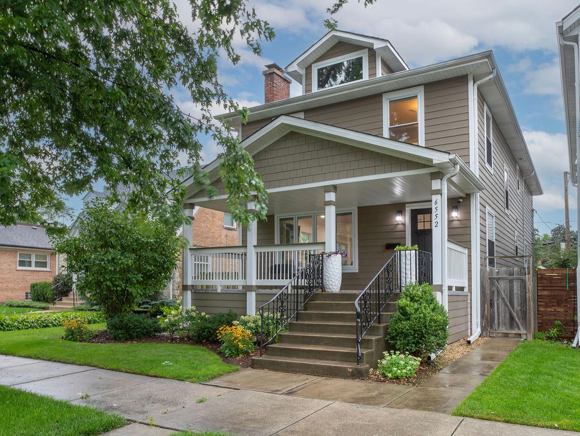 6552 N Oxford Ave., Chicago, IL 60631
