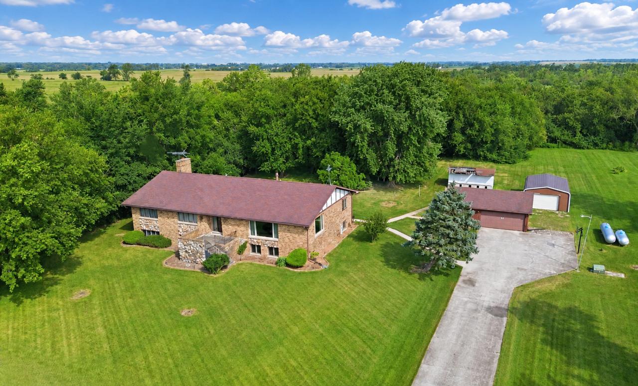 1128 W Church Rd., Beecher, IL 60401