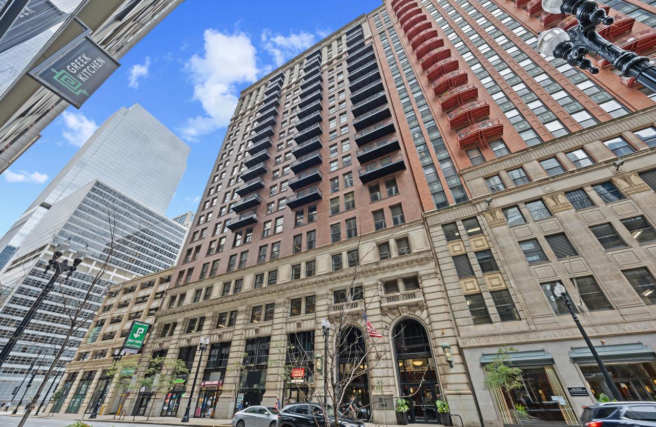 212 W Washington St. #1705, Chicago, IL 60606