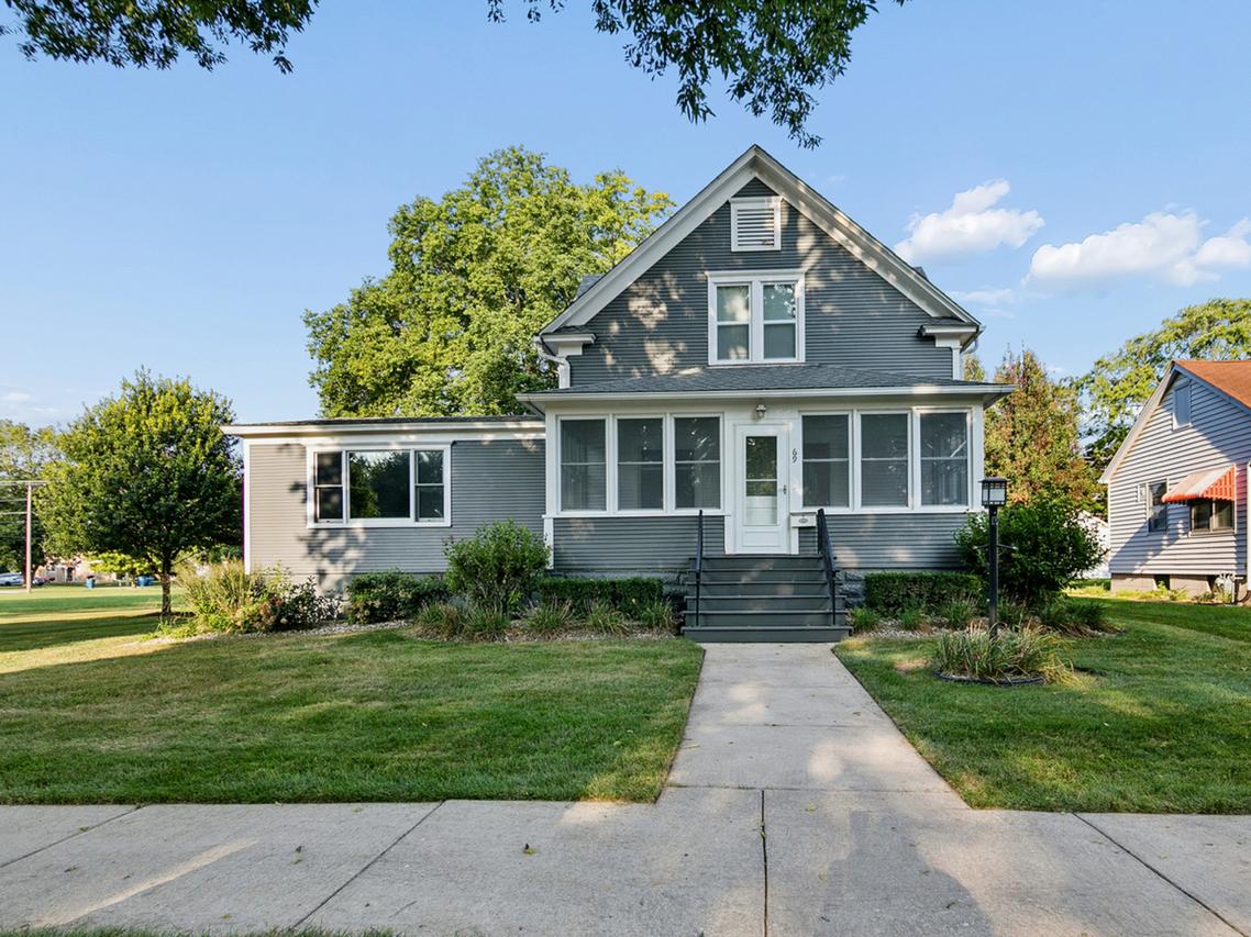 69 Hill St., Momence, IL 60954