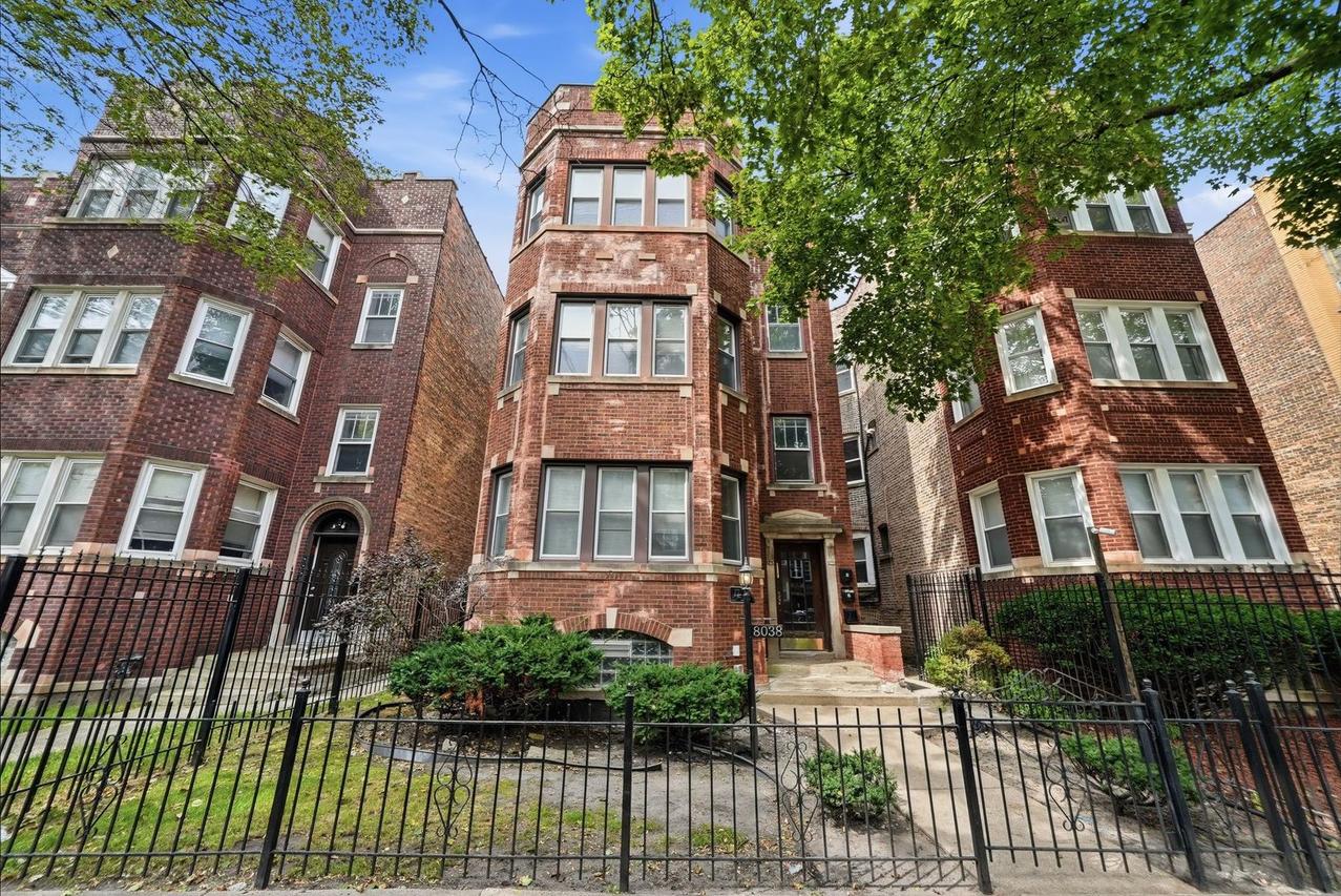 8038 S Maryland Ave., Chicago, IL 60619