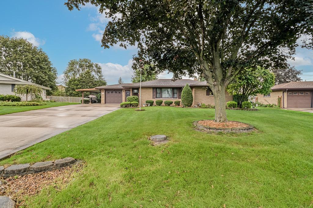 927 Maryville Dr., Lockport, IL 60441
