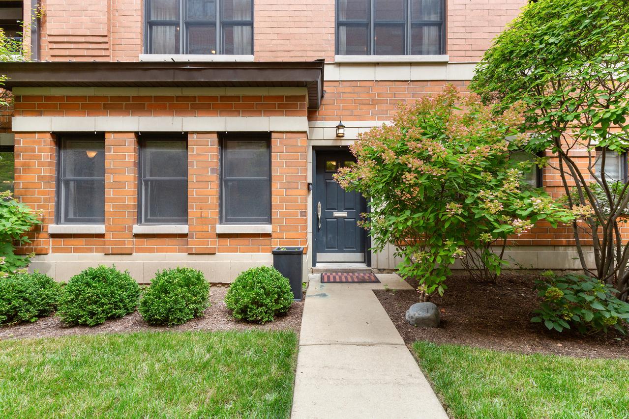 3842 N Southport Ave. #L, Chicago, IL 60613