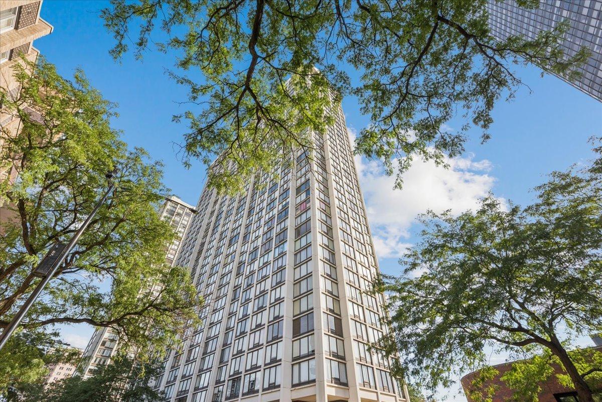 5445 N Sheridan Rd. #3211, Chicago, IL 60640