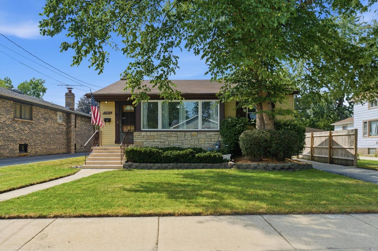 17946 Hickory St., Lansing, IL 60438