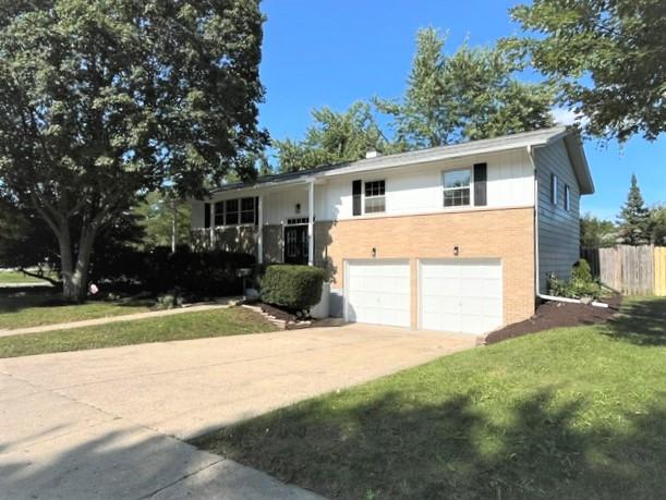 17 S Winston Dr., Palatine, IL 60074