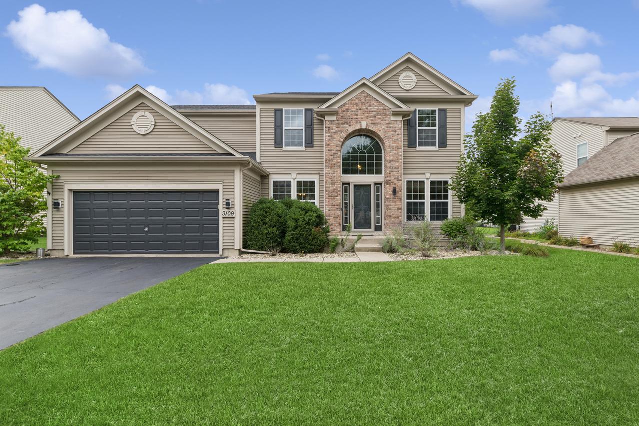 3109 Erika Ln., Carpentersville, IL 60110