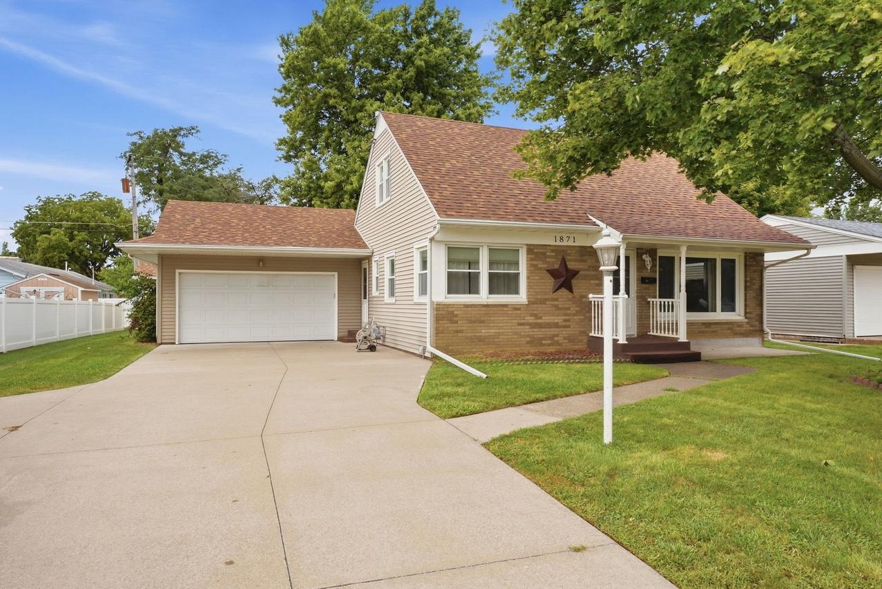 1871 41st St., Moline, IL 61265