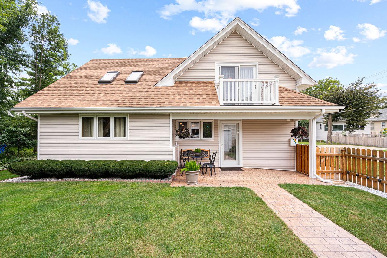 3900 Custer Ave., Brookfield, IL 60513