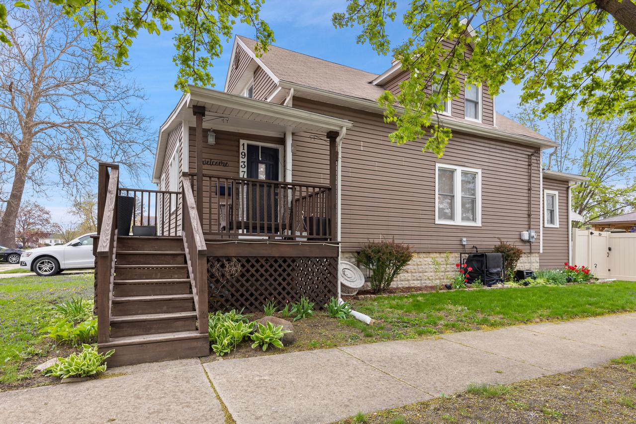 1937 S 3rd Ave., Maywood, IL 60153