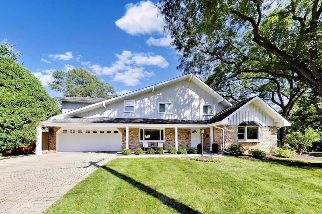 101 N Clay St., Hinsdale, IL 60521