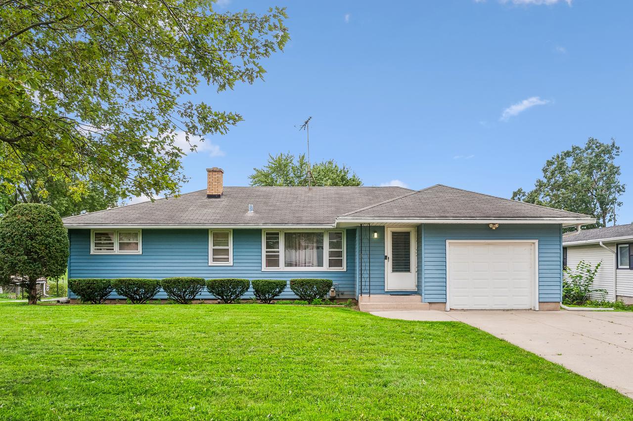 2135 Hawthorne Ln., Waukegan, IL 60087