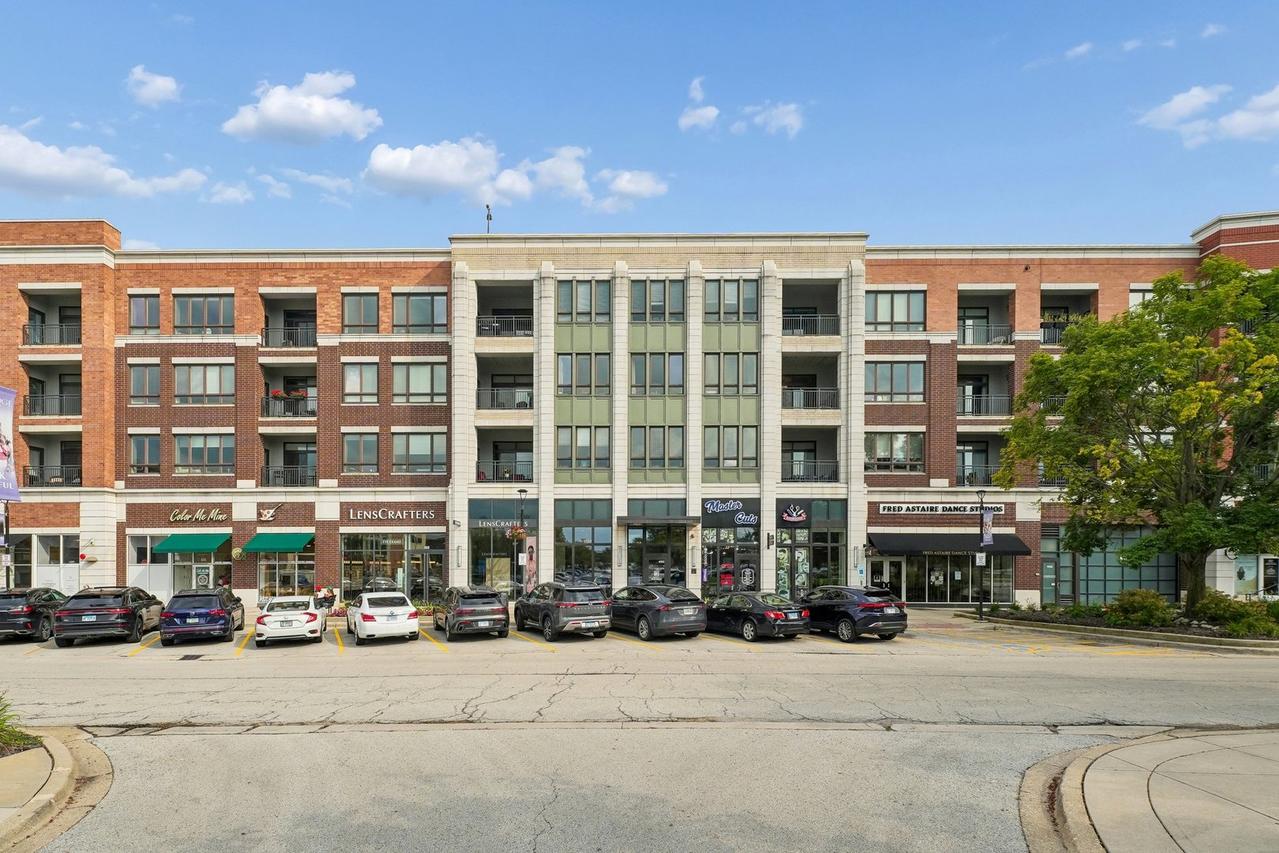 450 Village Center Dr. #302, Burr Ridge, IL 60527