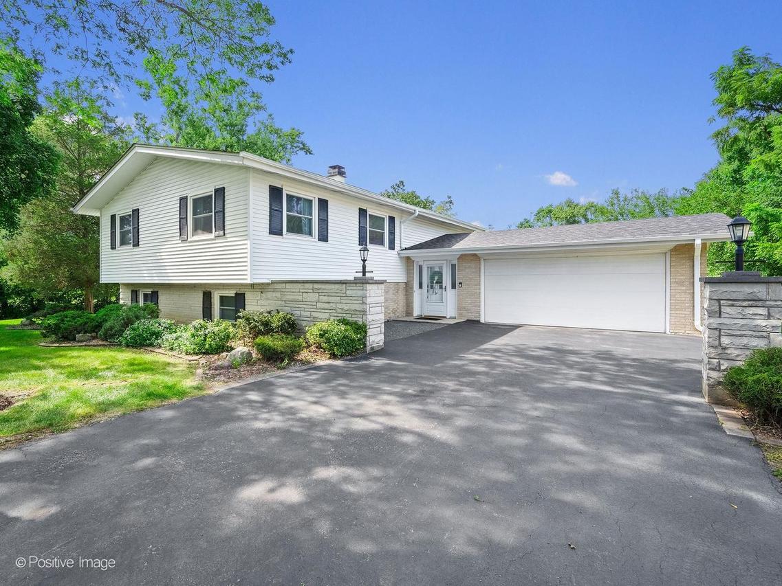 924 Plainfield Rd., Downers Grove, IL 60516