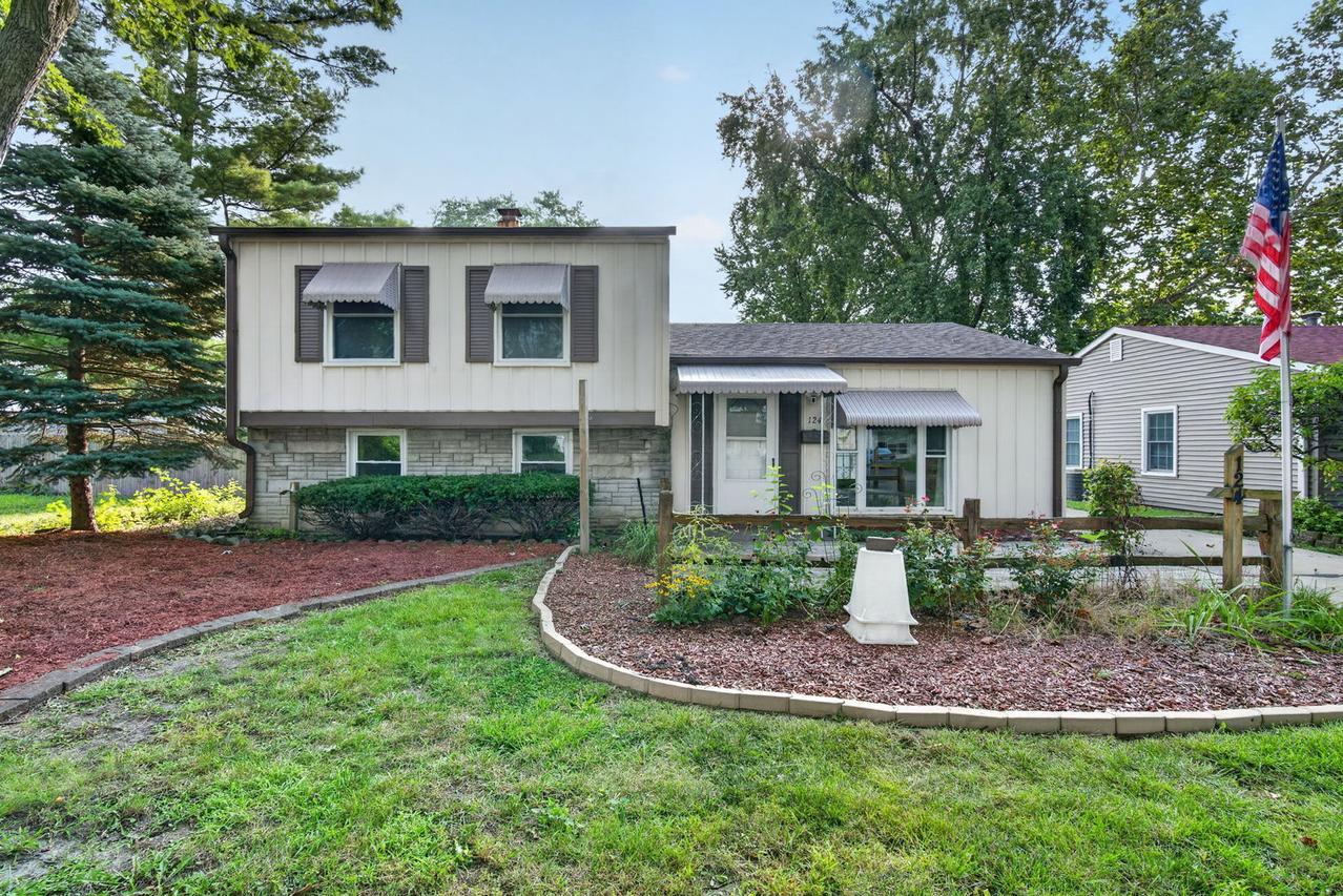 124 Fairlane Dr., Joliet, IL 60435