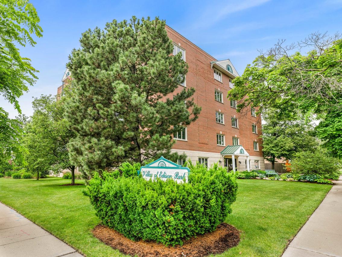 6800 N Harlem Ave. #501, Chicago, IL 60631