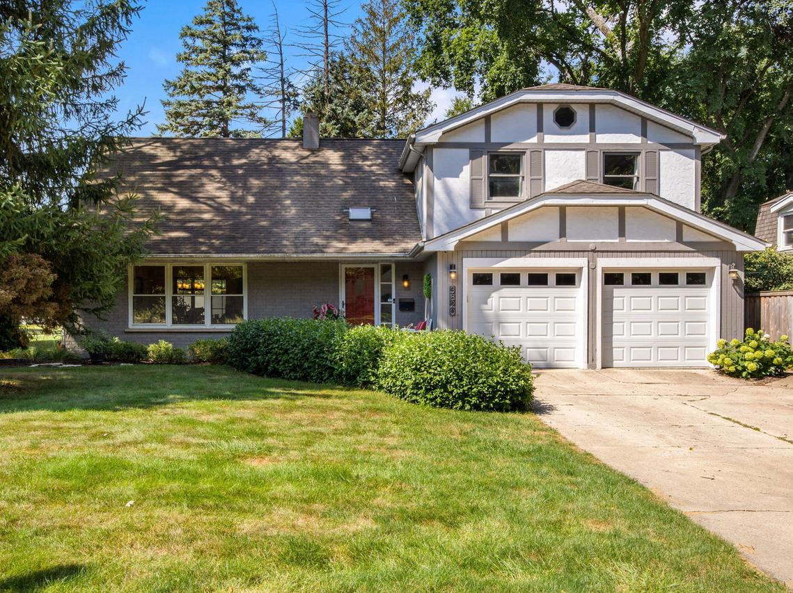 3820 Saratoga Ave., Downers Grove, IL 60515