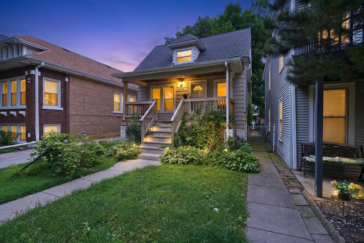 1329 Maple Ave., Berwyn, IL 60402