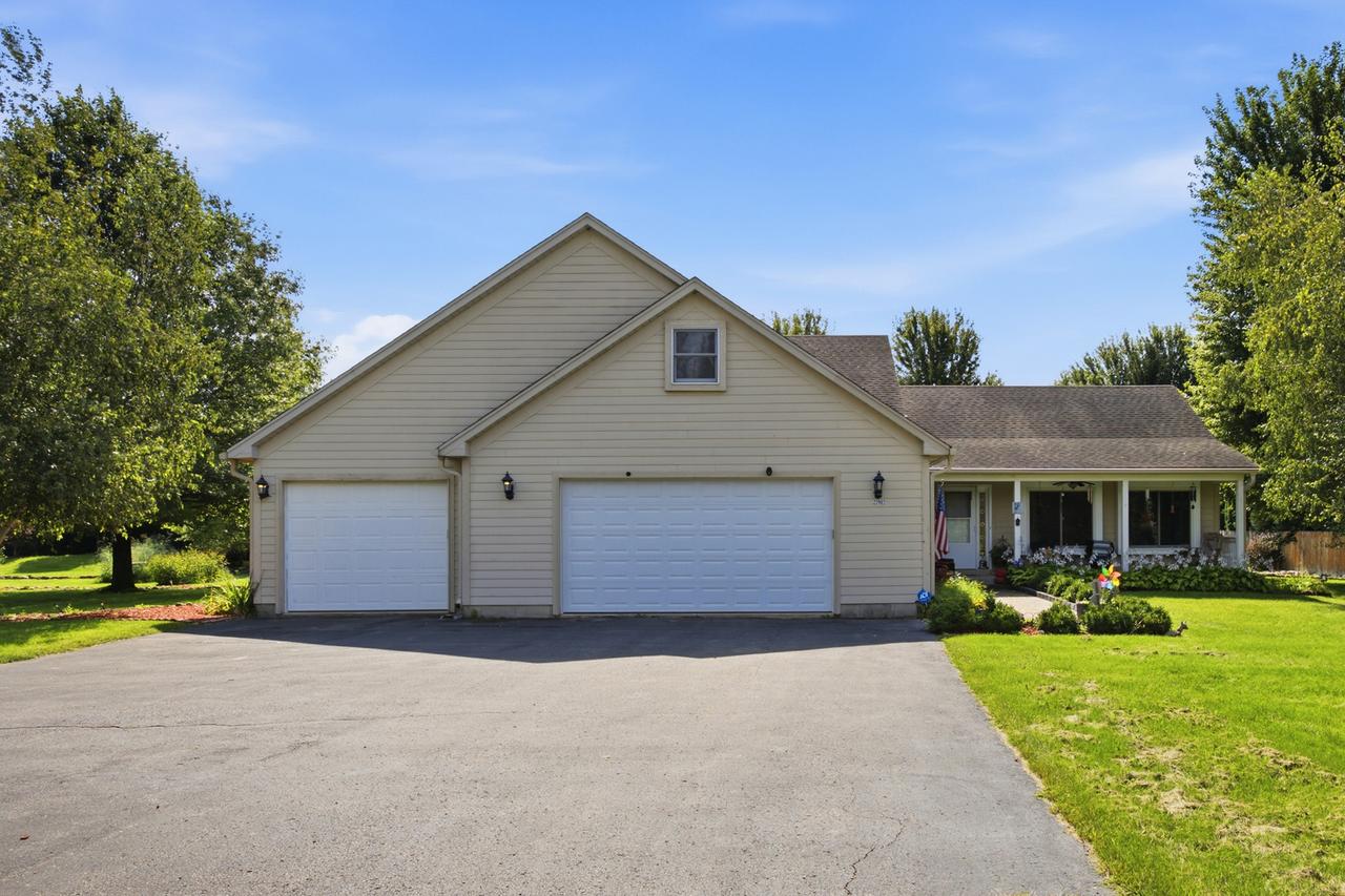 22902 Graf Rd., Harvard, IL 60033