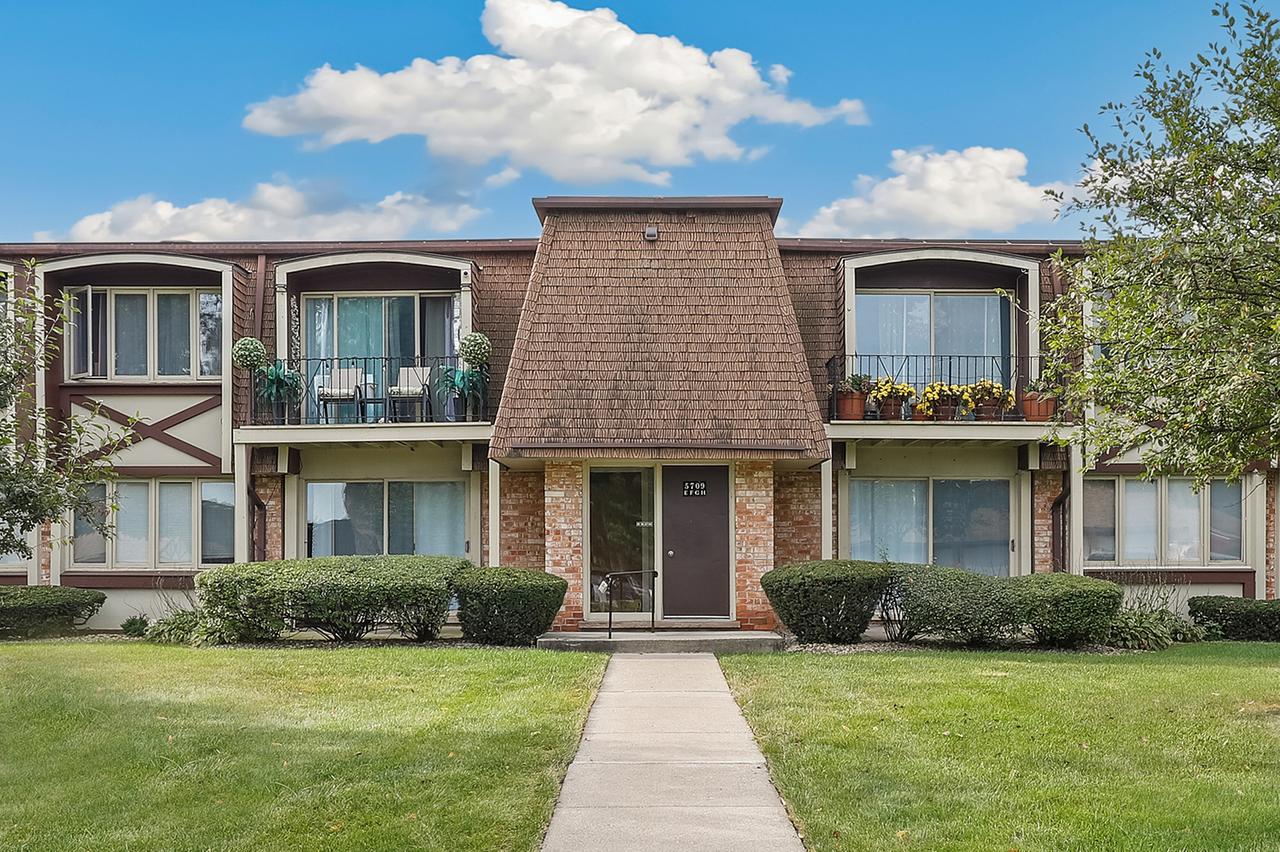 5709 Park Pl. #F2, Crestwood, IL 60445