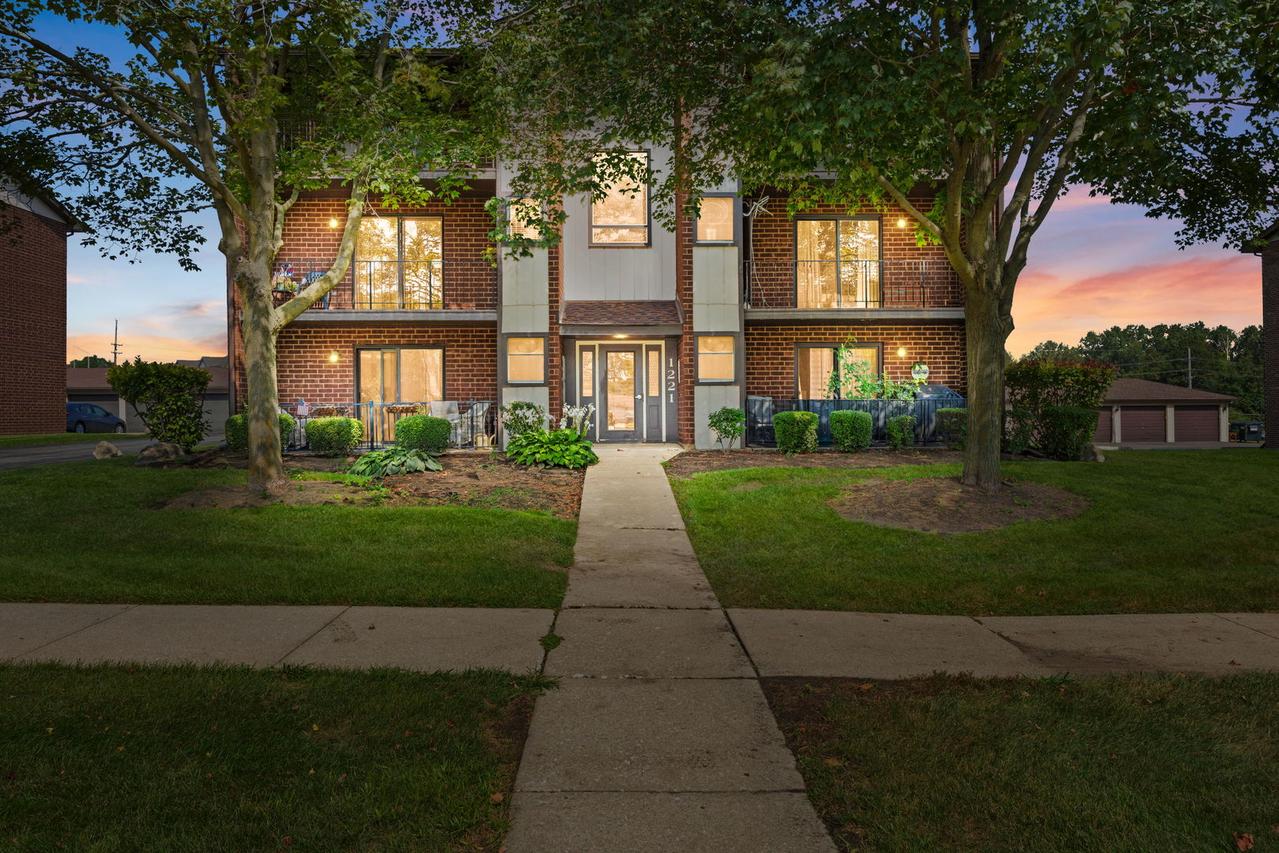 1221 Chalet Rd. #200, Naperville, IL 60563