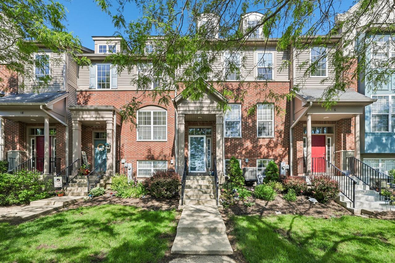 10 Thomas Ct., Grayslake, IL 60030
