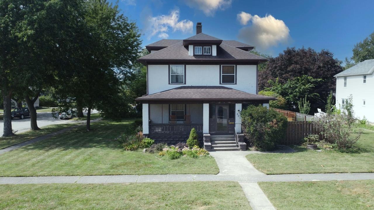301 N 3rd St., Watseka, IL 60970