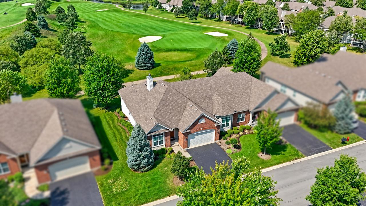 4780 Coyote Lakes Cir., Lake In The Hills, IL 60156
