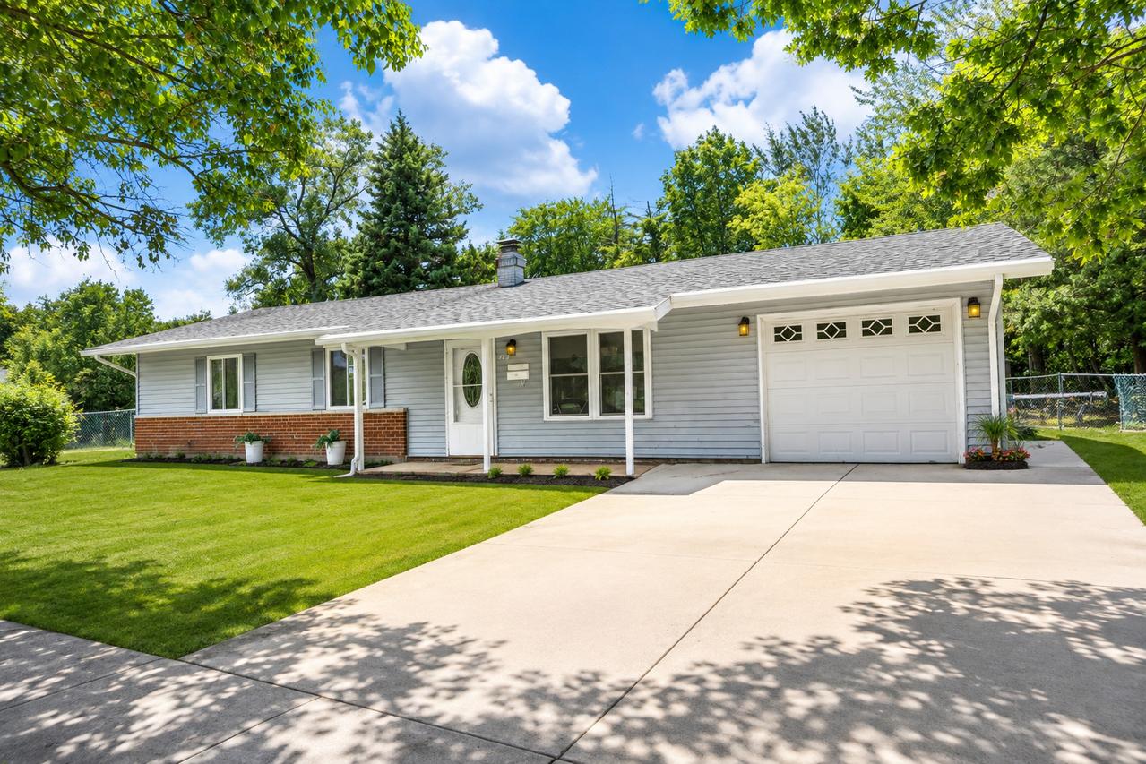 113 Fairview Ln., Streamwood, IL 60107