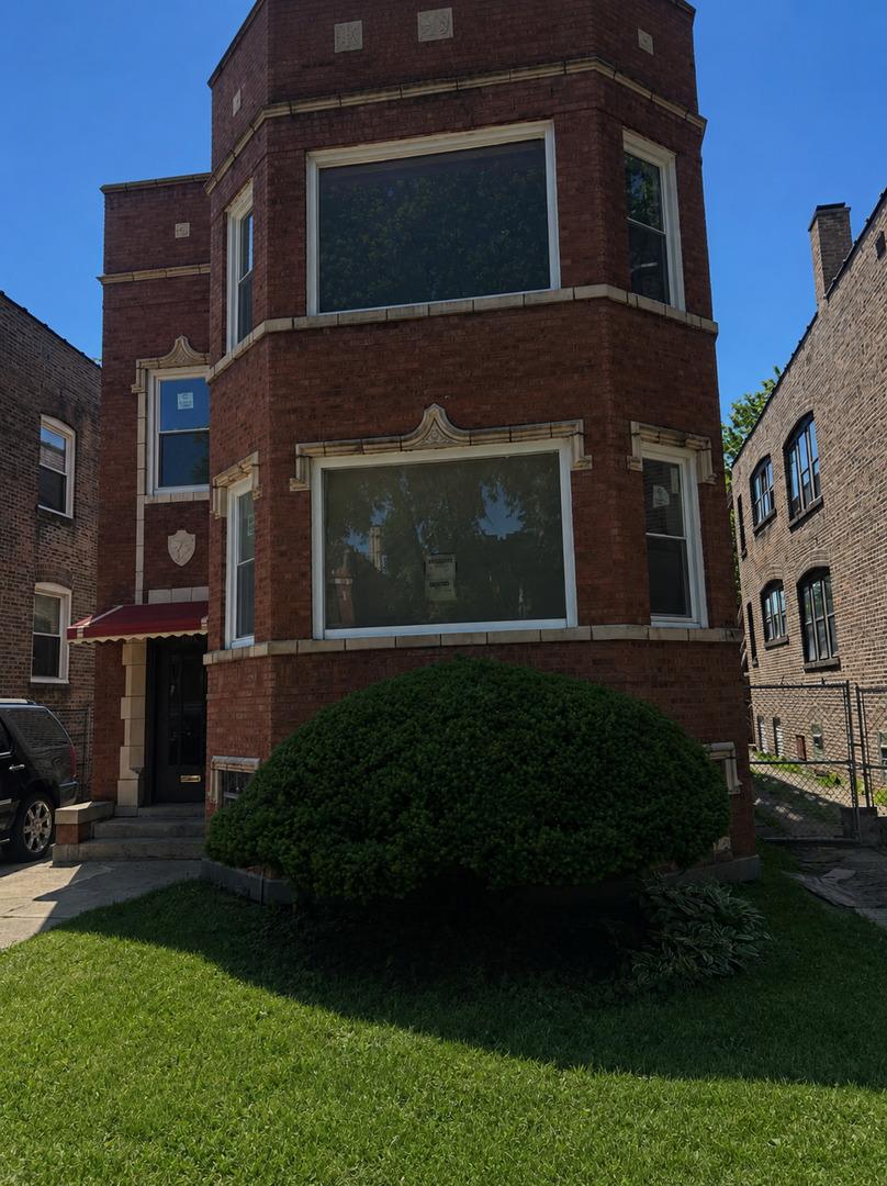 8718 S Kingston Ave., Chicago, IL 60617