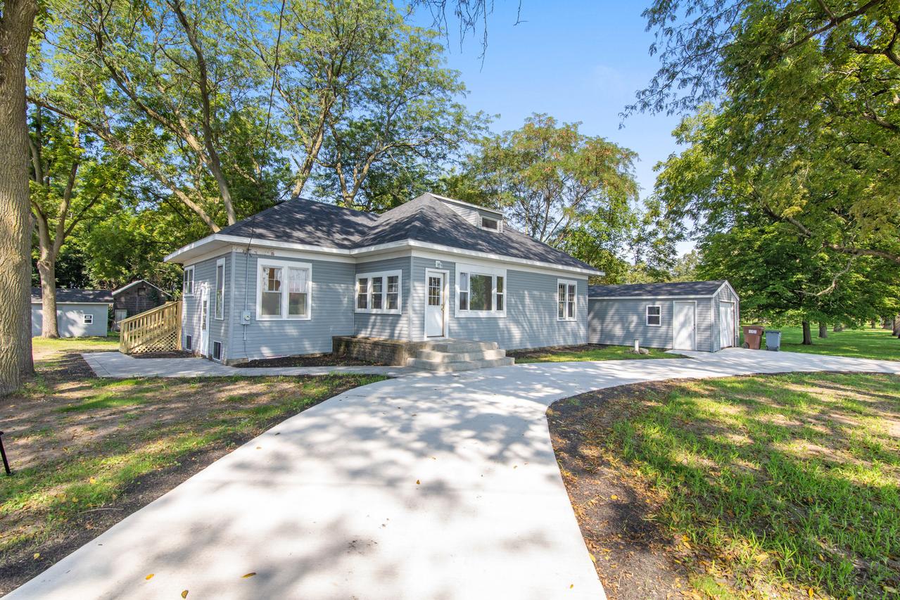 1353 Steward Rd., Steward, IL 60553