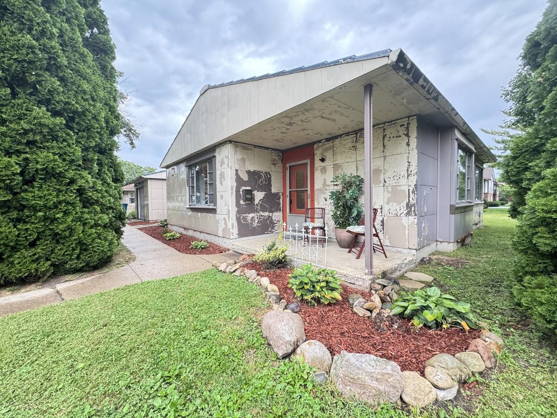 1029 S 5th St., Princeton, IL 61356