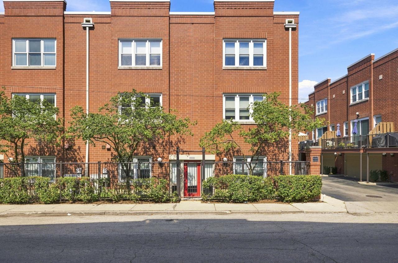 1730 W Terra Cotta Pl. #A, Chicago, IL 60614