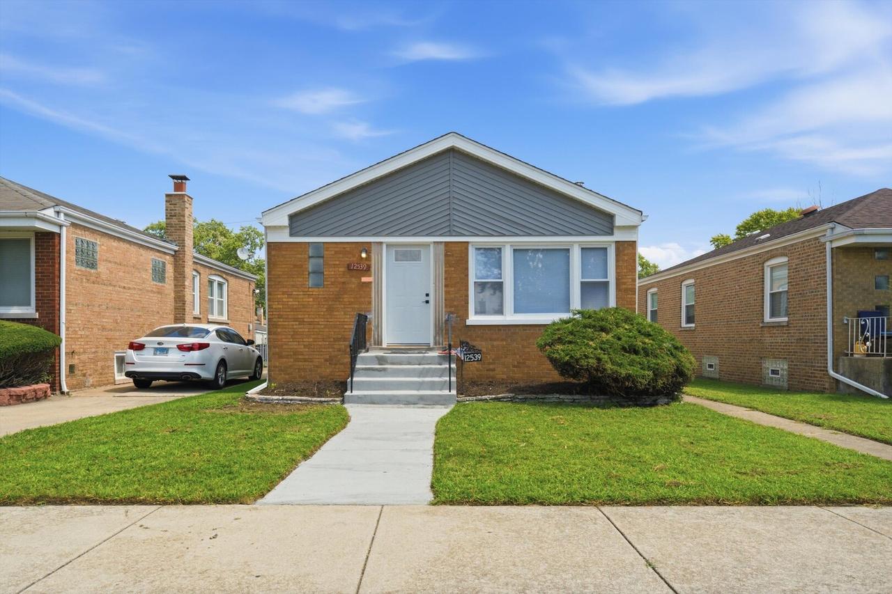12539 S Yale Ave., Chicago, IL 60628
