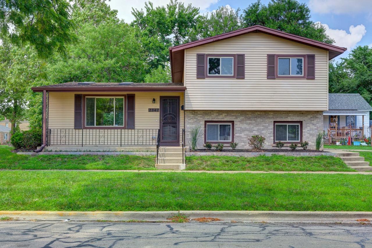 2347 S 17th Ave., Broadview, IL 60155
