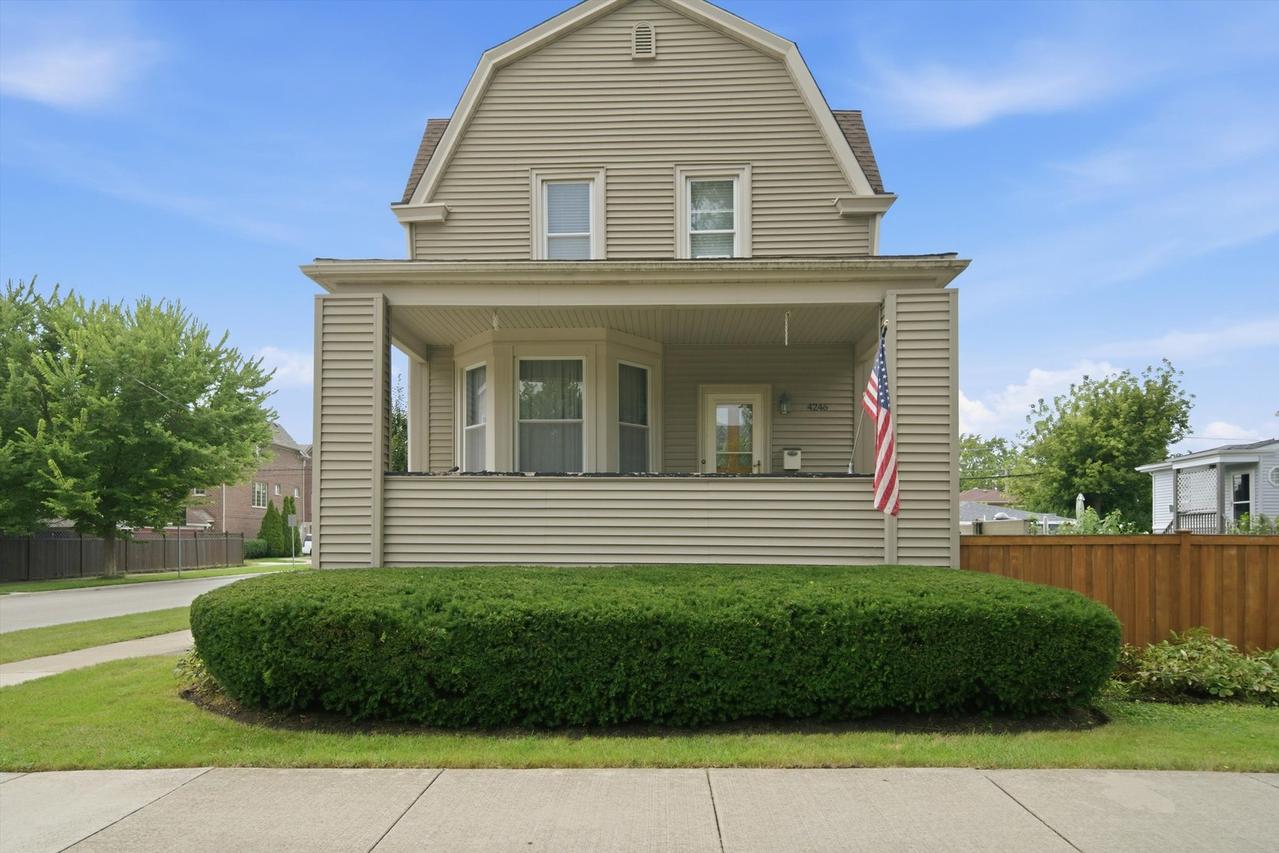 4246 Blanchan Ave., Brookfield, IL 60513